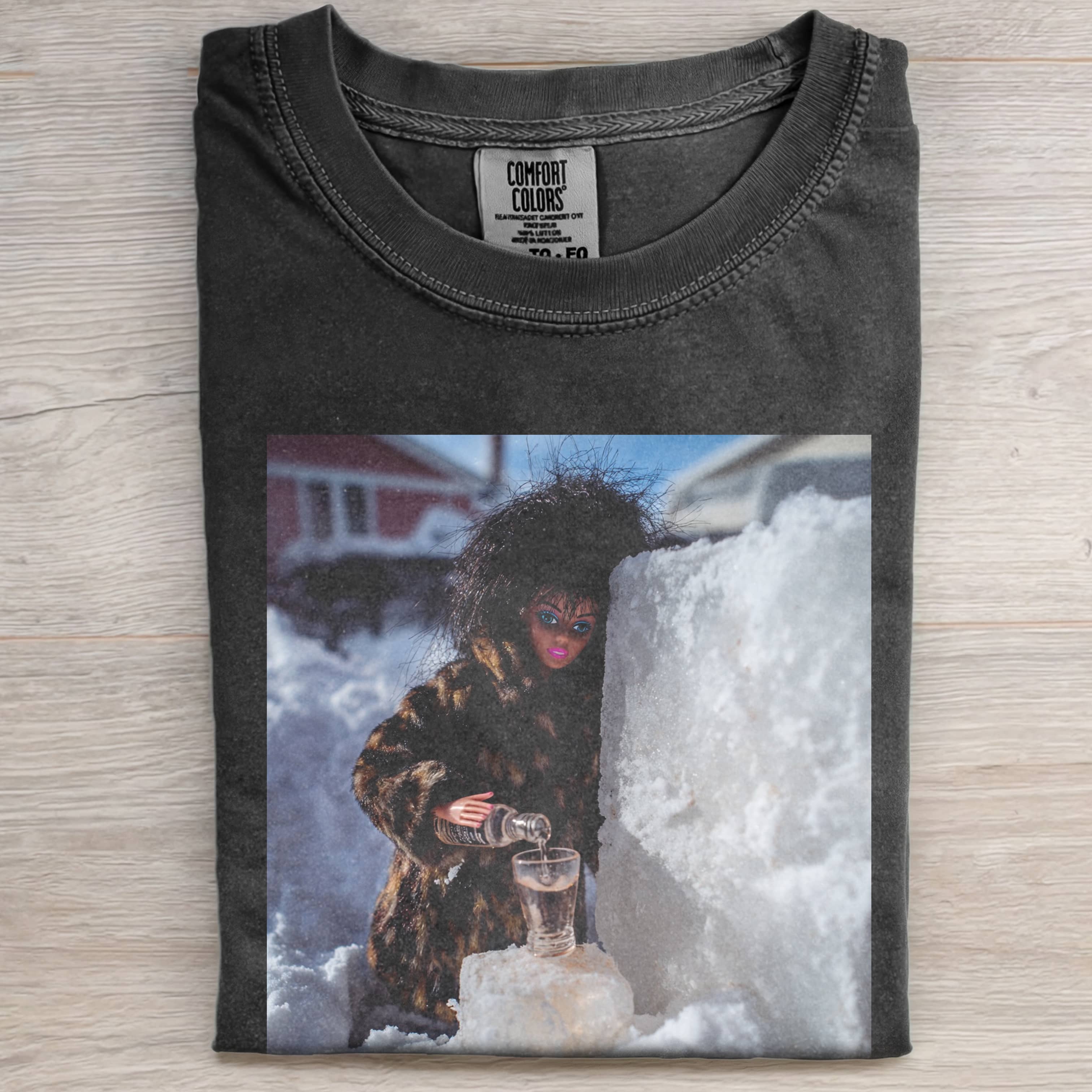 BARBIECORE BLACK T-SHIRT FOR DRINKING