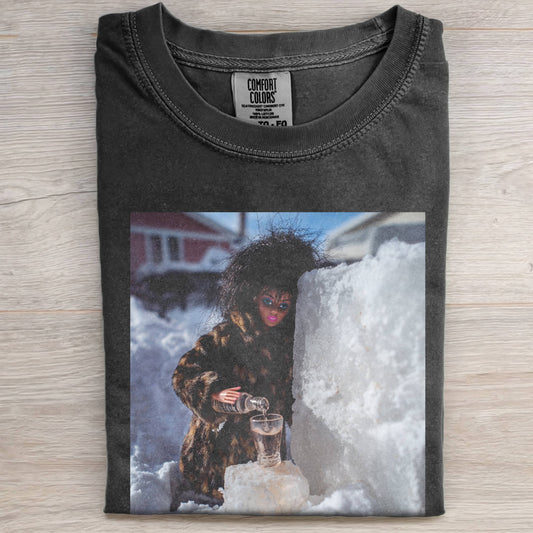 BARBIECORE BLACK T-SHIRT FOR DRINKING