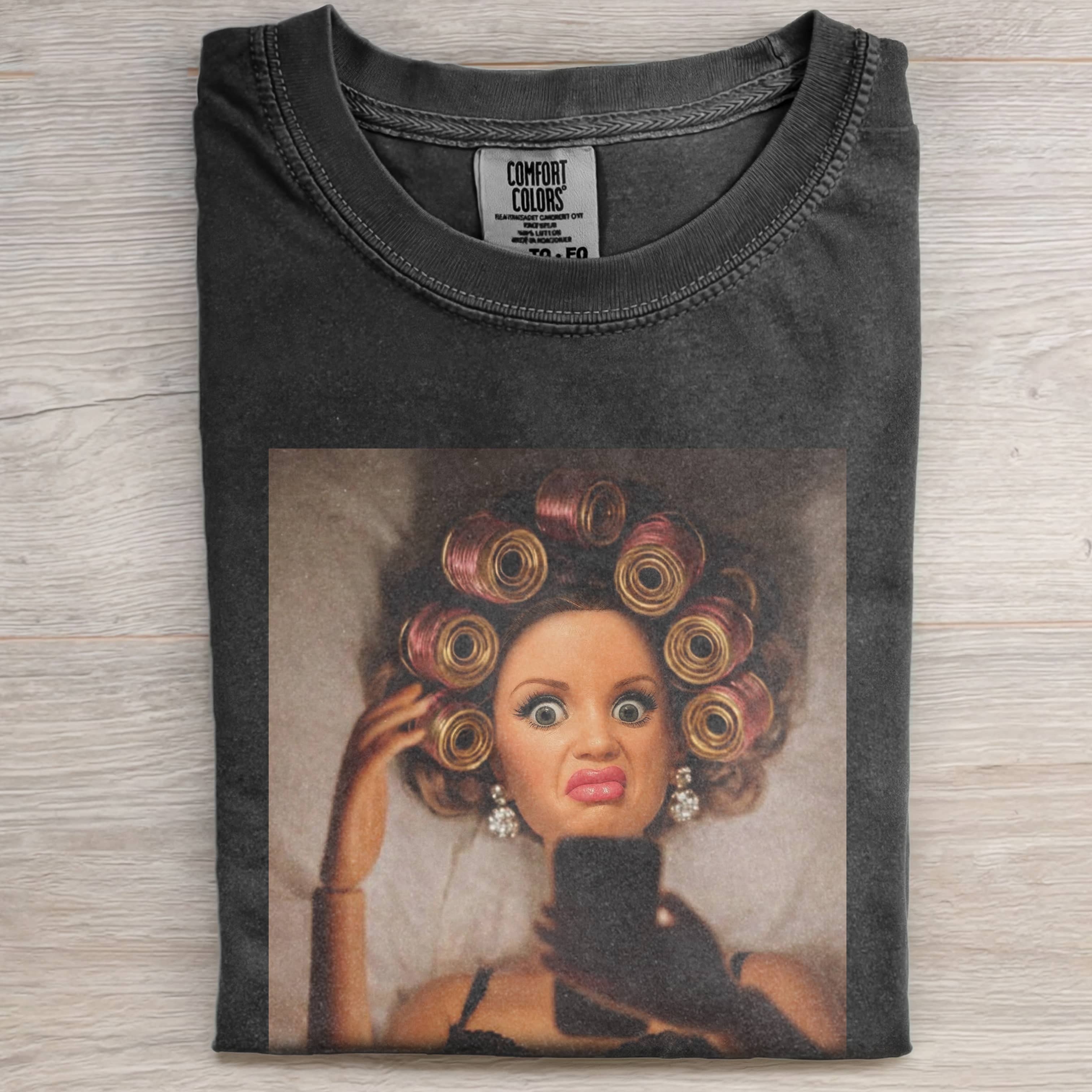 BARBIECORE CURLY TEE